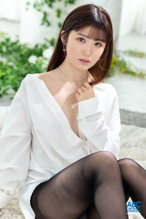 新人 秋田美人の箱入り娘 初めて人前でセックスをした日に実家には内緒の中出しデビュー 清水ひな