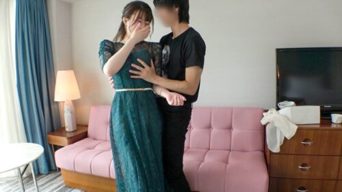 
 「マジ軟派、初撮。 1829 スレンダーF乳のお姉さん、友人の結婚式帰りにホテルに連れ込まれSEX！色白スベスベ美肌でプリッと美尻！奇跡のエロ美ボディに目を奪われること確実！膣奥を刺激され喘ぐまくり！！」