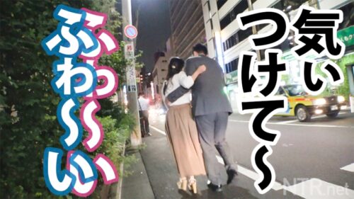 
 「＜グラドル！中出し！＞頭ゆるふわ清楚系ヤリマンGETだゼ！話を聞くとまさかのグラドル！束縛彼氏に辟易＆「ホントにAVのSEXってキモチぃのかな～？ほょょ」の天然おサセマインドで出演決定！「ナマでしてイイ…？」こっそり彼氏のいない所で相談したら「彼氏”とは”ないです…」だって！ナチュラル小悪魔ヤリマン！こんな女が彼女だったら精神崩壊間違いなし！哀れ彼氏！鬱ボッキ必至！」