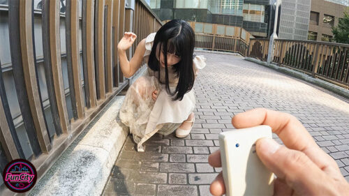 恥ずかしい露出デートでアヘ潮ダダ漏れしちゃった敏感ロリっ娘 りょうちゃん19歳