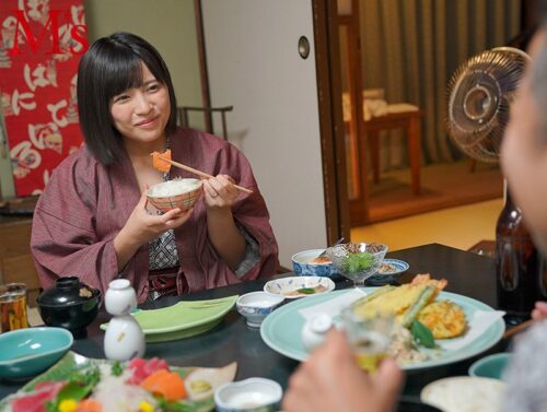 結婚退社した新卒女子社員と運命の再会W不倫 空白の時間を取り戻すような情熱的なセックスに何度も何度も中出ししてしまった私…三たび 根尾あかり