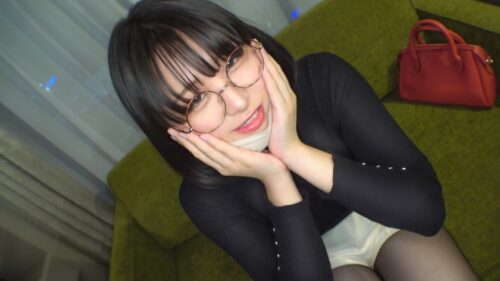 
 「マジ軟派、初撮。 2019 【巨乳×眼鏡×黒タイツ】仕事終わりに1人酒に浸る見た目は地味なスケベボディの派遣OLをゲット！「ちんぽ入れてください」と懇願しながら爆乳を揺らしてイキまくり！」