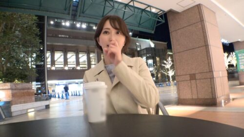 
 「【性欲強めなキス魔！？】超有名広告代理店S(○○TVとか動画配信サイトもやっている)で働いているキャリアウーマンが性のはけ口として出演！普段は真面目に働く女性がこんなにも痴態をさらけ出す！ショートカットでスタイルがあまりにも良すぎる！美尻で美乳なショートカットの変態女子が好きならば、超ど真ん中火の玉ストレート！セックスに夢中になりすぎて汗がとまらん！気持ち良くなることに飢えていた！後半は自分の気持ち良いことしか考えず、無心に腰を振り続ける変態キャリアウーマン。働く女性の裏の姿は、抜き率200%！ 【初撮り】ネットでAV応募→AV体験撮影 2195」