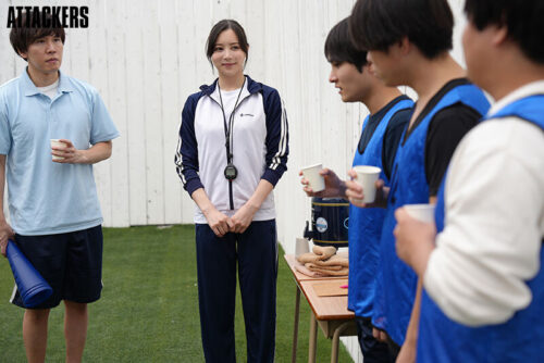 夏の合宿期間中、絶倫生徒の性処理係をさせられた白峰先生 白峰ミウ