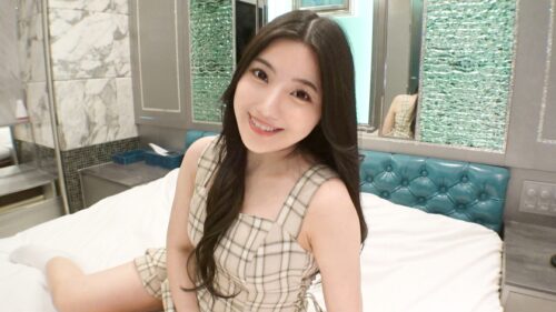 「TV局にも出入りしているヘアメイクアシスタントが登場。ツヤのある綺麗な黒髪とコントラストをなす透明感ある美白肌。白と黒、陽と陰、表と裏。普段は華やかな表舞台で美男美女を相手に仕事をしているのに、今日は裏でパイパンま●こを晒しておじさんチ○コに大絶叫!甲高い喘ぎ声がホテルに響き渡る!【初撮り】ネットでAV応募→AV体験撮影 2324」