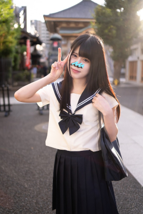 完全顔出し!素人女子K生【限定】あいちゃん??歳 下校途中に個人撮影 SEXは彼氏1人だけ。女の子の人生初の中イキを記録しました。初の生中出しもw【貴重レア映像】 同人動画