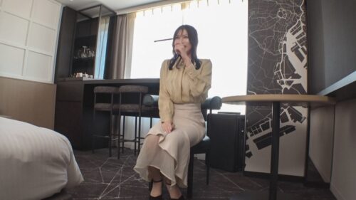 「目指すは旦那に見つけてもらうため!!三十路お姉さんの淫乱ハラハラ浮気セックス大開幕!!やらしい唇からベロを出した舌フェラディープキスで、ご無沙汰キッスの再デビュー!!全身をぴくぴくと跳ねらせ、完全にセックスのスイッチが入った淫乱人妻を、おっぱいからお尻から豪快に揉みしだく!!アンアンッと人妻のくせに子犬のように喘ぐ満足っぷり!!久々のセックスに期待しているのかマンコを大洪水にさせて、ケツ穴をひくつかせながら四つん這いクリイジリ!!ガチガチに勃起した乳首にデカチンに久々のご対面三点フェラ!!5年ぶりのキツマンを巨砲で耕すと嬉しそうにキャンキャン喘ぐ人妻!!どうだ!これがAVだぞ!!旦那とは言わず全世界にメス顔を晒してイケ!!!!」