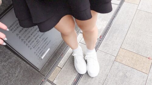 「「プロの技、受けてみたくて…」 ふんわり癒し系のななちゃん(20)、 見た目はほんわかおっとりマッサージ女子なのに、 実は経験人数15人のえち大好き女子！？w そんな子に「施されたら施し返す…」の精神で、こっちも全力で性感施術したらぷりぷり美尻が反応しまくってイキまくりwwwまさかの快楽倍返し！？ww 【初撮り】ネットでAV応募→AV体験撮影 2366」