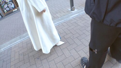 「マジ軟派、初撮。 2175 黒髪ロングの清楚系美女は実はドスケベ筋肉女子!三人の経験人数を暴露&濃密筋トレSEXで理性崩壊!高速ピストンに汗だくビチャビチャで顔赤くなる姿がエロすぎる!!」