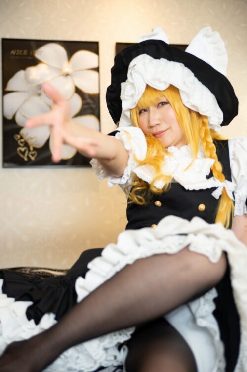 研究熱心な魔法使いをこっそりのぞきにきてみたら… コスプレハード
