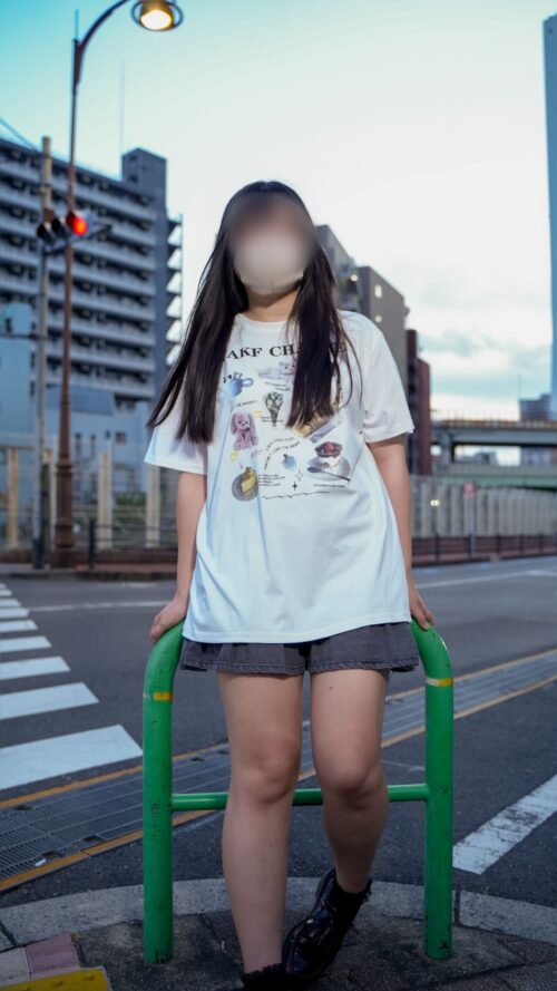 脱衣スナップ【ゆき２０歳Gカップ 完全顔出し】素朴で押しに弱い現●早●田大学生が丸裸に。色も形も優秀なナイスおっぱい【エロニマス/ストリートスナップ】 同人動画