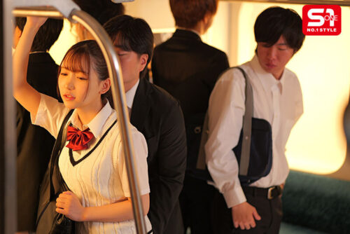 汚れを知らない笑顔少女を我慢できずにメチャクチャ痴●してやったら…彼氏よりも俺のテクの虜に。 三田真鈴
