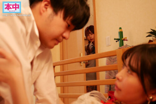 血がつながってない義理姉と弟が両親の不在中にこっそりSEXをしているのを見て発情した妹も混ざって逆3Pハーレム中出し近親相姦 松本いちか 森日向子