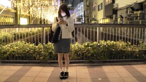 「【めちゃカワ】【地下アイドル】可愛さ満点の地下アイドルが登場しました!エッチな撮影にって大丈夫なのかスキャンダル!?『セックスでアイドルの知名度UPと家賃の支払いのためにw』彼女の自身はやる気満々!【極スレンダー】【超美尻】おちんちんの扱いが上手すぎるwニコニコと可愛い笑顔でシゴキながら舐めまわす!極上フェラテクはマジ必見!!巨根のピストンに陰毛ふさふさマンコは悶絶イキまくり!喘ぎっぱなしで過呼吸寸前。激しく突かれて気持ちよさそうにめっちゃ喘ぎまくるSEXを見逃すな!!」