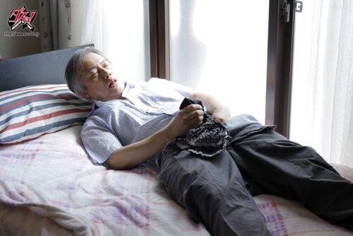 隣人に俺の彼女が寝取られて。「ベランダに忍び寄る怪しい人影編」 陸畑ひなの