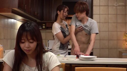 今夜お姉ちゃんが帰ってくるまでずっーと乳首いじっててあげる 木下ひまり