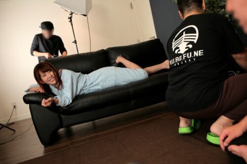 【VR】リアルAV男優体験！撮影中チンチンが勃起しなくなってVTRストップ！勃起待ちで絶体絶命の危機に女神の波多野結衣がしてくれた本当にHなこと