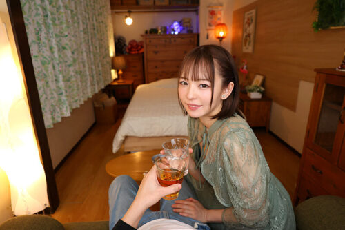 【VR】【8K VR】同窓会で再会した元彼女が婚約中のボクに迫ってきた話…西元めいさ