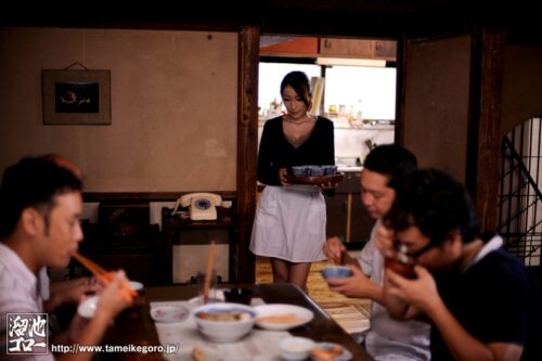 親族内輪● 意思とは逆の絶頂を与えられるまで幾度も輪●され続けました… JULIA