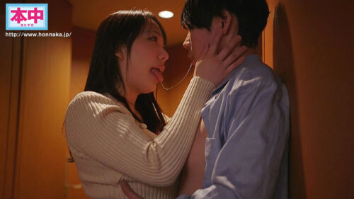 忘れられない元カノに5年ぶりに再会した雨の日。やっぱり最高にイイ女だったけど、もう既に新しい彼氏がいるみたいで、 急に遠く離れた存在になった気がしたから彼氏とSEXしたばかりのキミのマ●コに僕は何度も何度も中出しする。 弥生みづき