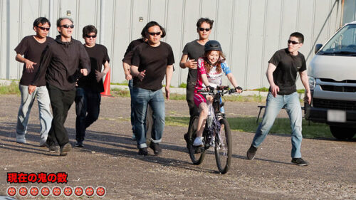 【SHIGEKI×SODSTAR】これが限界ギリギリ公然露出潮吹き 小倉由菜アクメ自転車がイクッ！