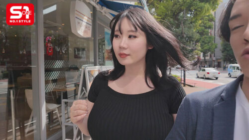 街行く男の視線を独占する 10度見級Kカップのエッロい女を連れて デカ乳露出街ぶらりした後ホテルに入って即ハメSEXしたくない? みなみ羽琉