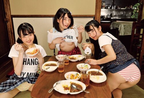 【VR】HQ超激的高画質 義妹が友達を呼んで我が家でお泊まり会…はいいのですが、どうやら「誰がお兄ちゃんを一番に誘惑できるかゲーム」をしているようです!!両親不在の間に義妹のおマセな友達がお泊まりに…結局、理性では抑えきれず最終的には4Pまでしちゃいました!