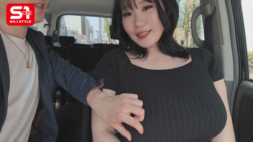 街行く男の視線を独占する 10度見級Kカップのエッロい女を連れて デカ乳露出街ぶらりした後ホテルに入って即ハメSEXしたくない? みなみ羽琉