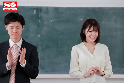 校内のあらゆる場所でこっそりハメたがるド級変態!スーパーボディ教師つばさ先生 つばさ舞