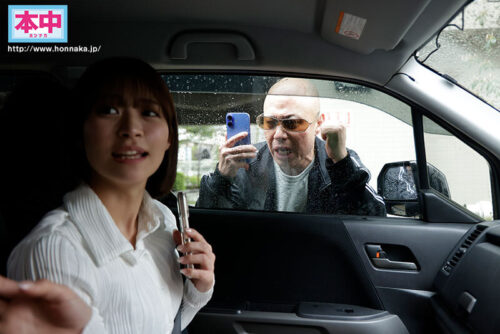 煽り運転オヤジに大切な彼女を献上させられて中出しSEXでイカされまくる車外で見張り役をさせられた僕はその後、何度も何度もドラレコNTR映像鬱勃起オナニーしてしまった。 東條なつ