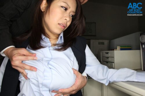 爆乳OL 社内乳辱 キミが入社した時から乳射したかった！