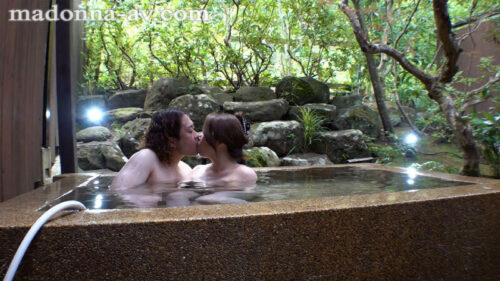 デビュー25周年記念作品！！ ガチ二人きり温泉旅行でヤリまくる濃密な1泊2日！！素顔丸出し！！エロス剥き出し！！ハメ撮り中出しプライベートSEX！！ 風間ゆみ