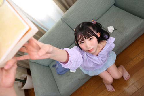 【VR】【8K VR】いつもバカにしてくる近所のメスガキをくすぐりでわからせようとしたらまさかのおもらし!逆上プンプン状態で敏感なところをくすぐり返されたボクは…。ひなのちゃん
