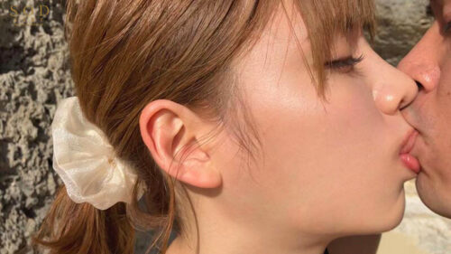 【夏といえば水着！SODstar全員ビキニ祭】ドキドキの初露出！アスリート‘新海咲’ 南国イチャラブデートで露出SEX