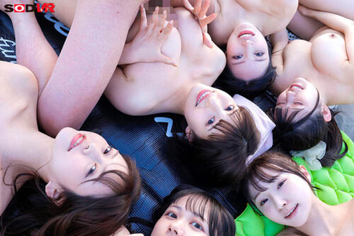 【VR】【8K】VR世界初!ヌーディストビーチ体験。全裸で解放された気分でビッチ達に抜かれる。