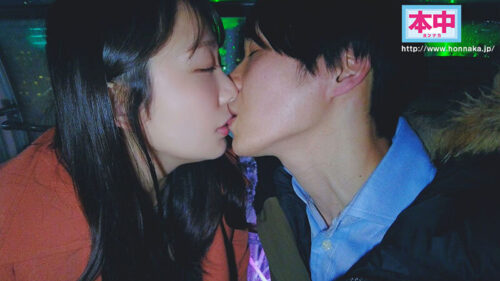 忘れられない元カノに5年ぶりに再会した雨の日。やっぱり最高にイイ女だったけど、もう既に新しい彼氏がいるみたいで、 急に遠く離れた存在になった気がしたから彼氏とSEXしたばかりのキミのマ●コに僕は何度も何度も中出しする。 弥生みづき