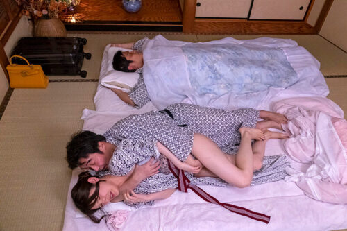 パワハラ気質で生理的にぜったい無理な夫の上司に同行した地方出張で悶絶の絶倫巨根で突かれまくった僕の妻が健闘むなしく翌朝までには快楽堕ちしてしまった……的な話です 森沢かな