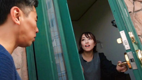 人妻自宅訪問!?声我慢性交!!夫婦・家族の憩いの場が汚される!?背徳さを感じ濡れてしまい間男の中出しまでも受けいれる人妻たち。COMPLETE BEST