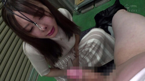 わたしの豚ヅラ、見てください。 足立友梨