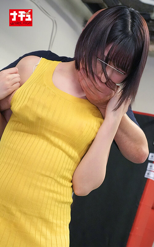 同じマンションに住む無防備な透けパン美尻女に浣腸をぶち込んだら我慢できず着衣噴射2