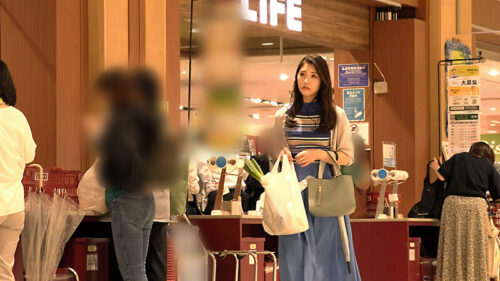 「あなた、許して…。」夫との平凡なSEXでは物足りない美人妻たちが高級なTバックを履いて下半身を恥じ晒す