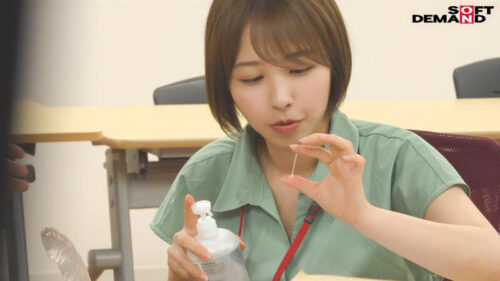 SOD女子社員コンドーム開発モニタリング 面倒見が良くて真面目な先輩女子社員は「試作品コンドームを今日中に使って来い!」と命令されて困る男子社員から必死にお願いされたら受け入れてくれるのか?