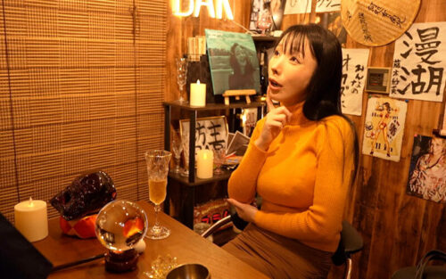 坊主Bar2 美白ボディ欲求不満妻の煩悩をチン棒で浄化し鎮める/爆乳を持て余すスケベ心を本能のまま解放します/主人と違い過ぎ！お坊様のチン棒が気持ち良過ぎて私…/乳首の中心にある秘孔を突いて淫乱姫を甦らせます！