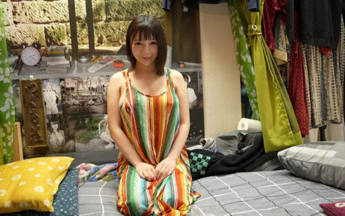 大復活！素人援交生中出し 秘密基地から帰ろうとする不思議系美乳ボインの奥さんを捕まえて立ちハメガン突き！？ 痙攣アクメするまで性処理の相手にされて悦ぶドMノーブラノーパン妻 鹿野あも