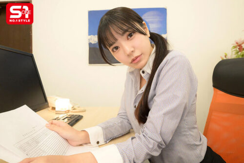 綺麗な顔、可愛い顔 どっちの顔に精子かけたい?二面性の顔を持つ浅野こころが射精を嬉しそうに受け止める… キレイカワイイ大量顔射オナサポ