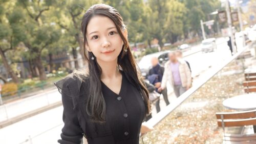 「【黒い服に隠された魅惑のボディ】 笑顔と声が可愛い事務職かすみさん(30) 足をあげ自らチ●ポを懇願。ジョボジョボ潮吹きでイキまくり！！  【初撮り】ネットでAV応募→AV体験撮影 2413」