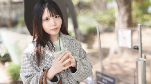 「【これが噂の顔採用！可愛すぎるビールの売り子さん！】童顔＋Hカップの破壊力！おっぱいをバインバインに揺らしながらの騎乗位で何度も絶頂！ 【初撮り】ネットでAV応募→AV体験撮影 2437」