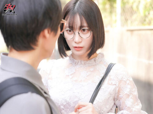 逆コス誘惑してくるオタクリケジョと最高に気持ちよいセックス 美谷朱音