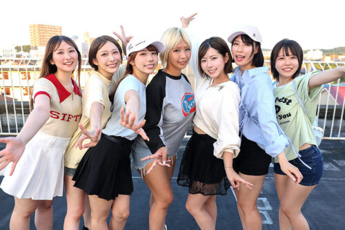 【VR】【KMP全VRレーベル5000本発売×KMPVR10周年特別版】【超ド級で超豪華!!6時間SP】女子友7人がいる人生 女神が死に際にくれた超奇跡!!転移した先はオンナだらけの神生活!?過去最大級に人生を謳歌するハーレムで絶倫な世界線