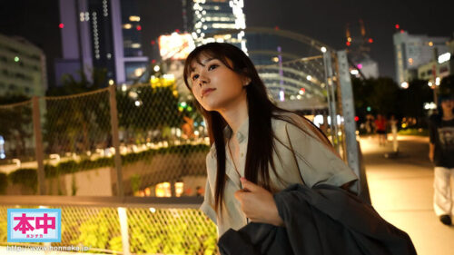 昔からの気軽に話せる女友達が会社では上司からも部下からも仕事ができる女だと思われていて、たまには弱さをみせたいのにと愚痴をこぼすので、 居酒屋とバッティングセンターデートに付き合ったら、なんか盛り上がっちゃって終電逃してラブホにお泊り 明日の朝… 五日市芽依